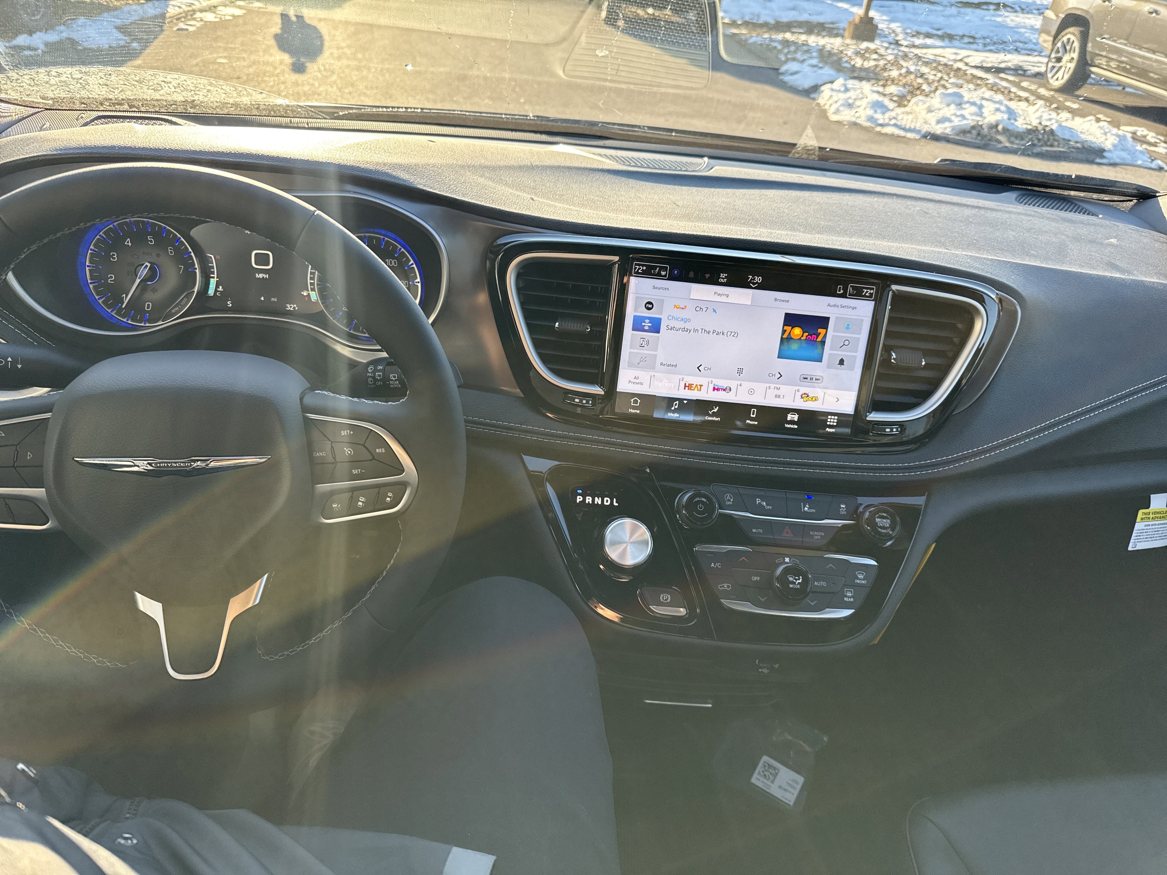 New 2026 Chrysler Pacifica Select image 15