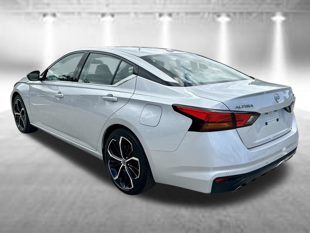 Certified 2025 Nissan Altima 2.5 SR FWD image 9