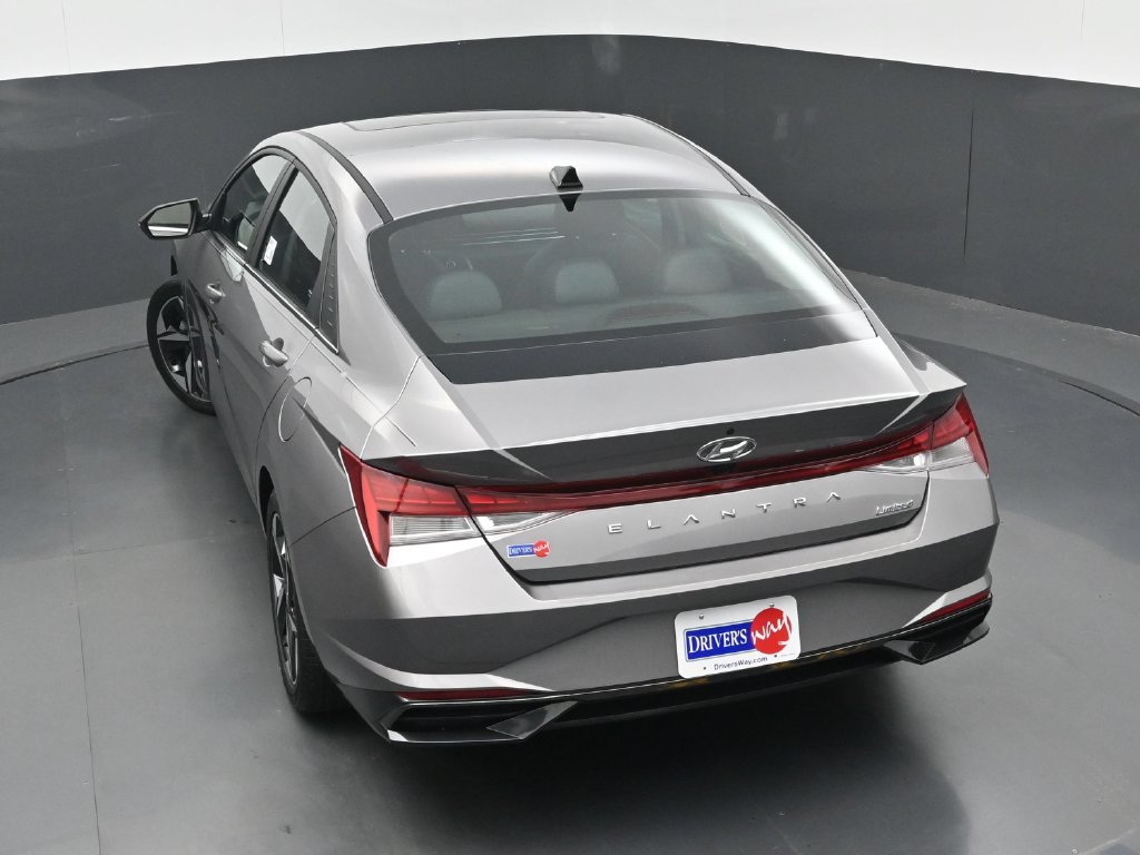 Used 2022 Hyundai Elantra Limited FWD image 34