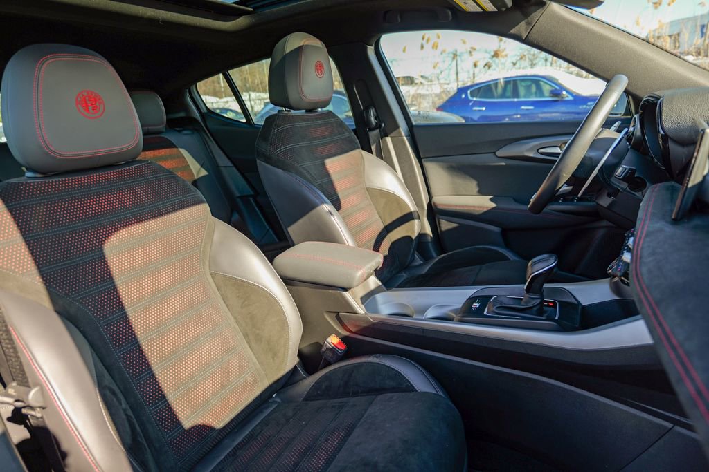 Used 2024 Alfa Romeo Tonale Veloce w/ Active Assist Package image 33