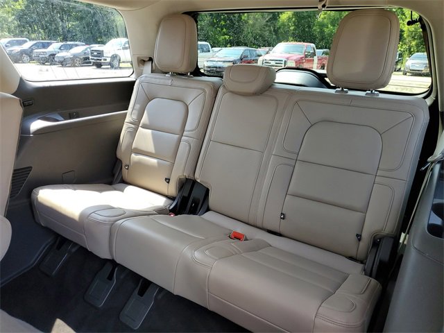 Used 2024 Lincoln Navigator Premiere image 32