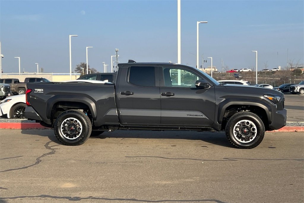 Used 2026 Toyota Tacoma TRD Off-Road image 3
