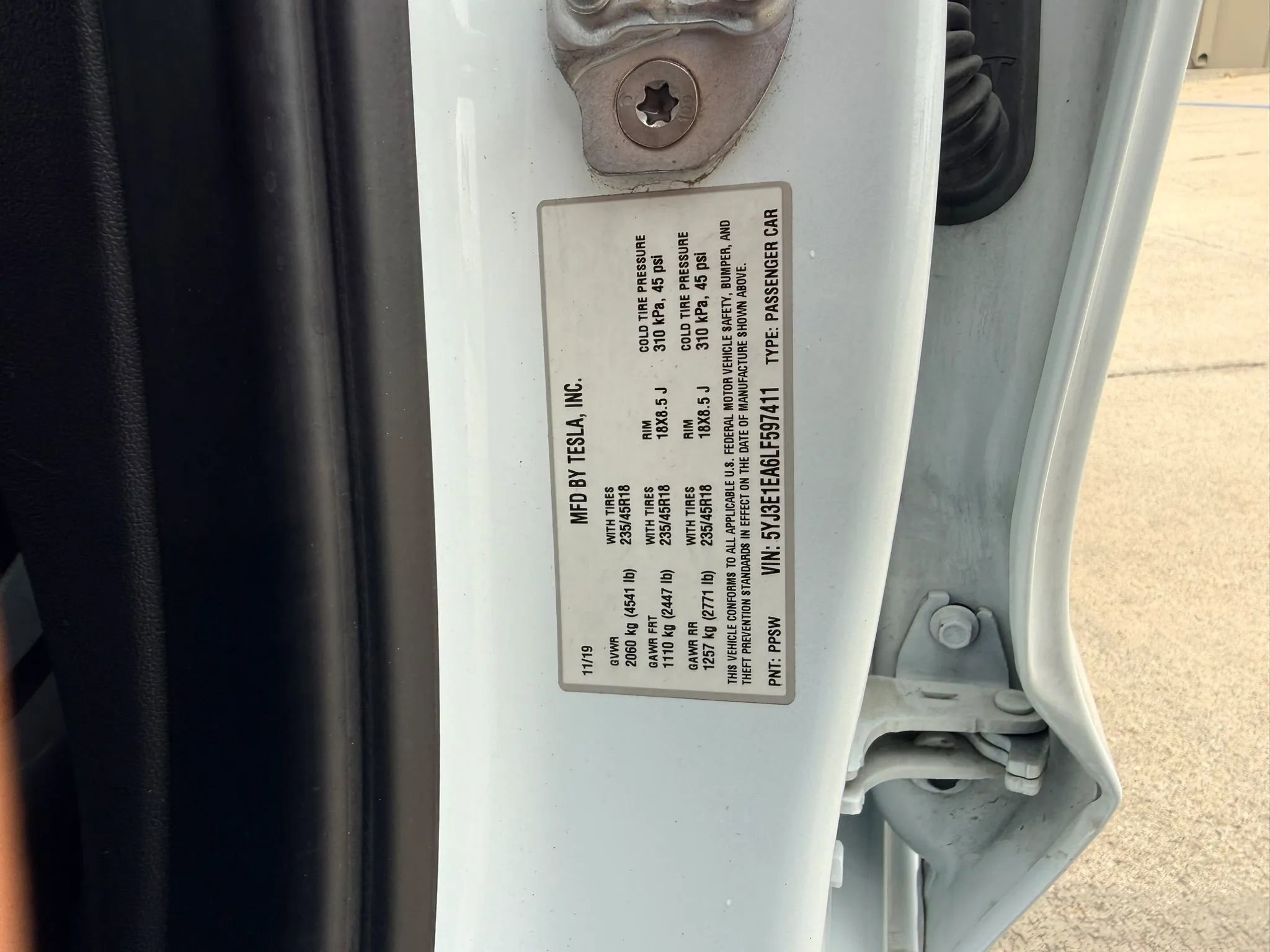 Used 2020 Tesla Model 3 Standard Range RWD image 27