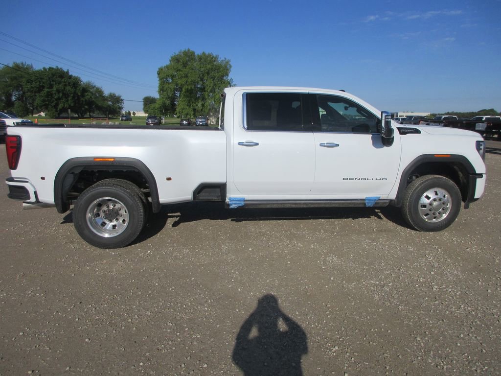 New 2026 GMC Sierra 3500 Denali Ultimate AWD/4WD image 3