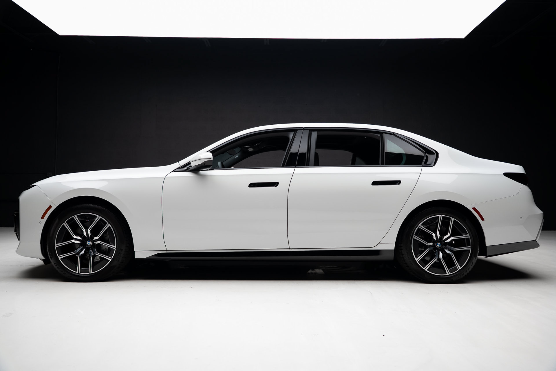Used 2026 BMW 740i RWD image 17