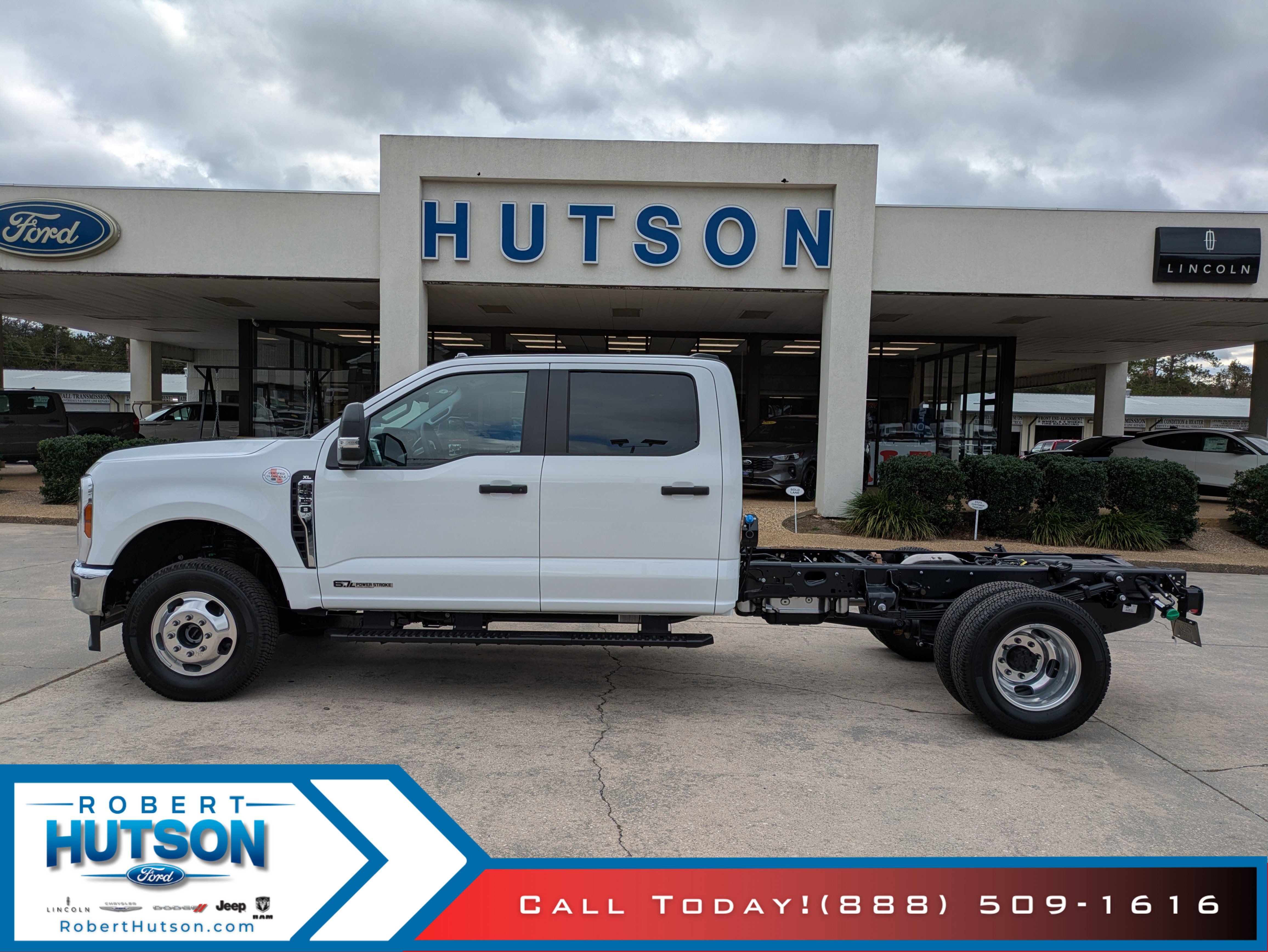 New 2026 Ford F350 4x4 Crew Cab DRW Super Duty