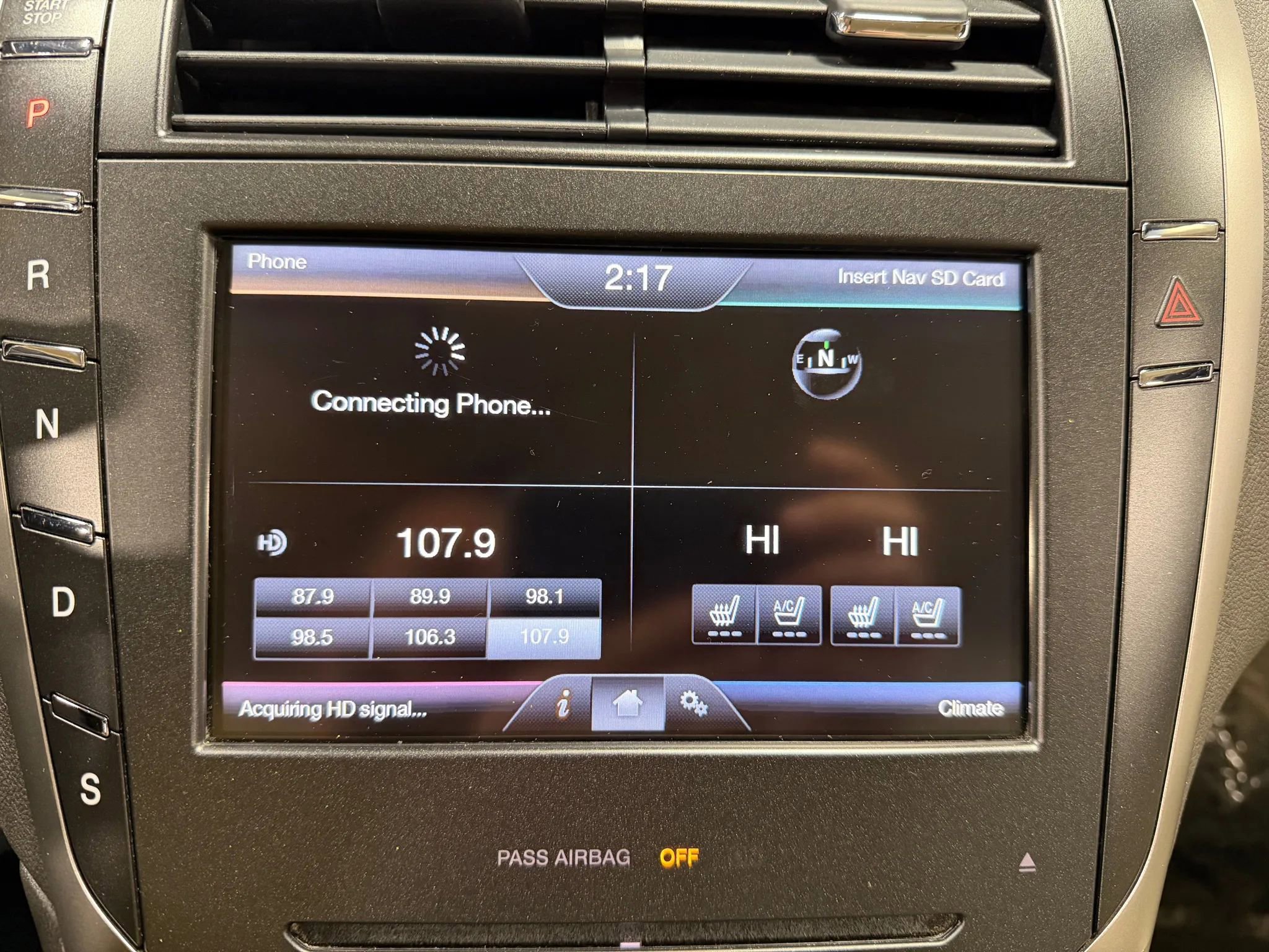 Used 2013 Lincoln MKZ image 19