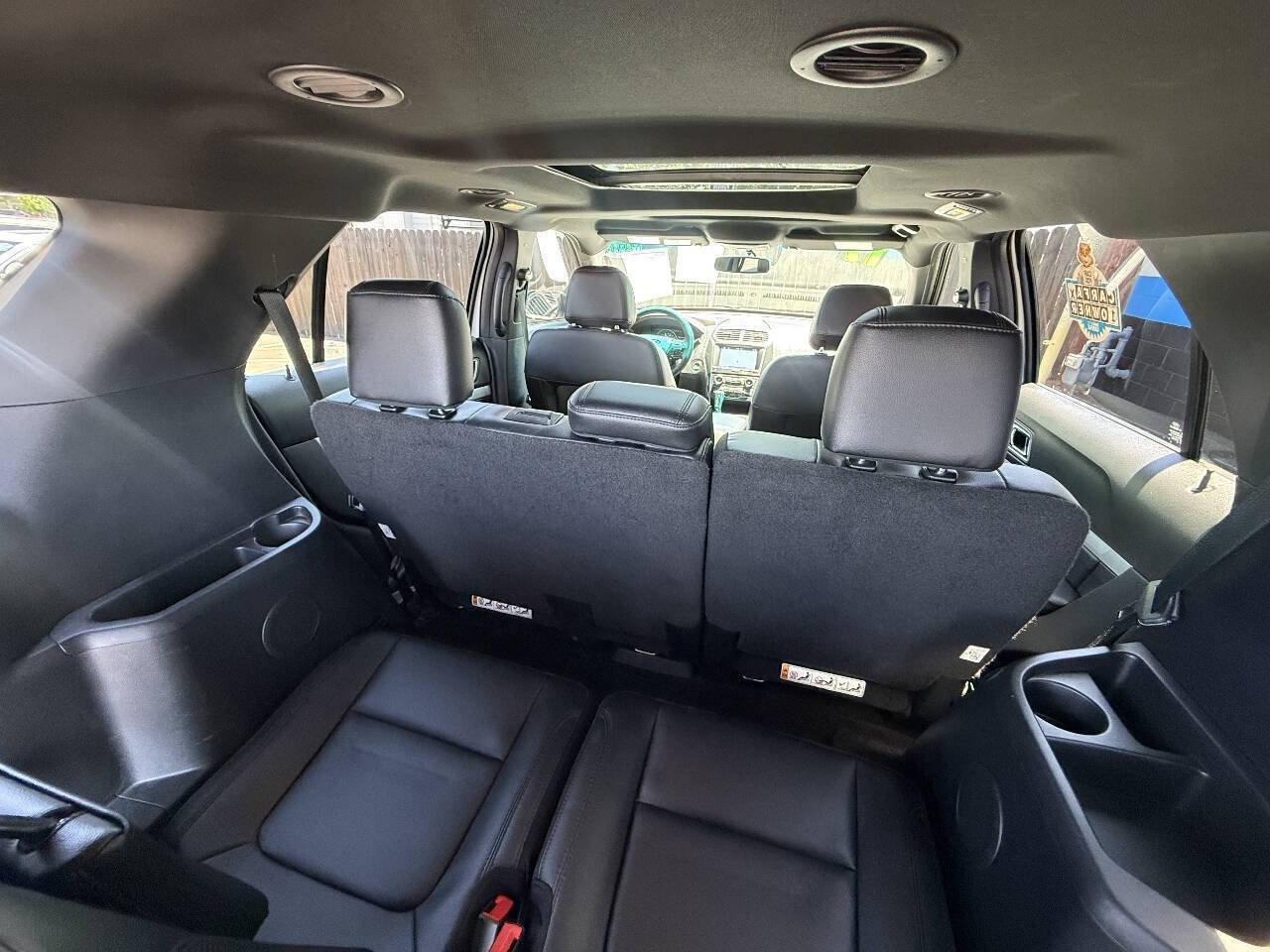 Used 2017 Ford Explorer XLT w/ Equipment Group 202A FWD image 16