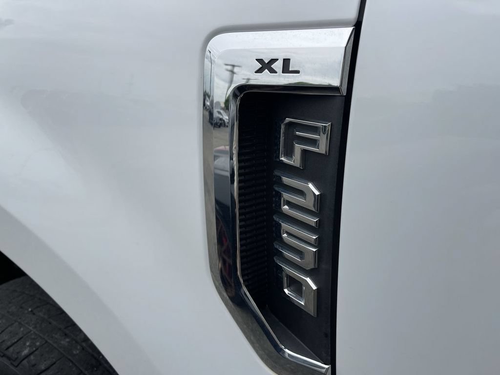 Used 2017 Ford F250 XL w/ Power Equipment Group AWD/4WD image 3