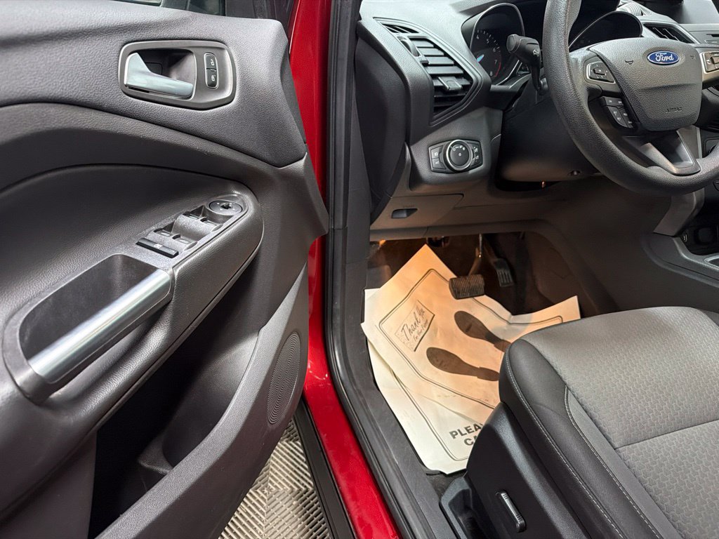 Certified 2018 Ford Escape SE FWD image 30