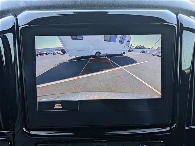 Used 2022 Chevrolet Traverse LT FWD image 13