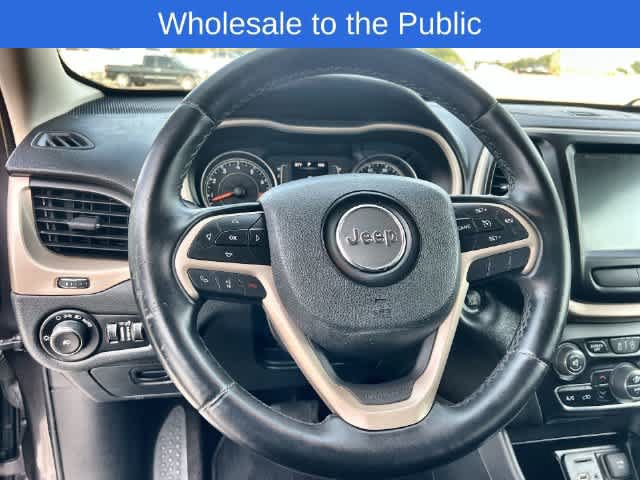 Used 2015 Jeep Cherokee Latitude w/ Comfort/Convenience Group FWD image 17