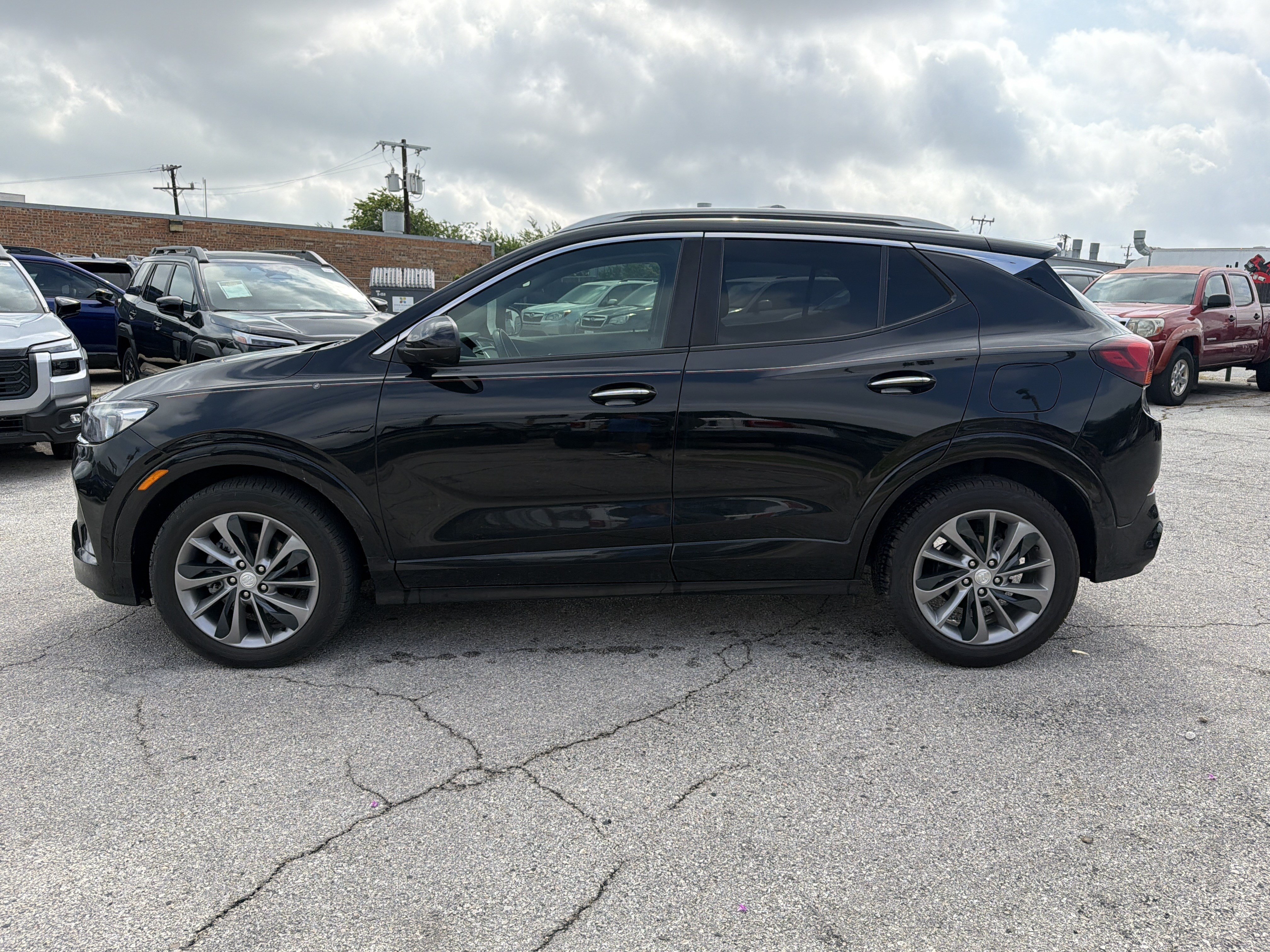 Used 2022 Buick Encore GX Select w/ Sport Touring Package FWD image 6