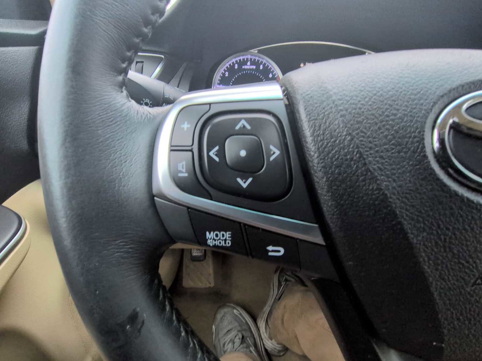 Used 2016 Toyota Camry XLE w/ Moonroof Package image 24