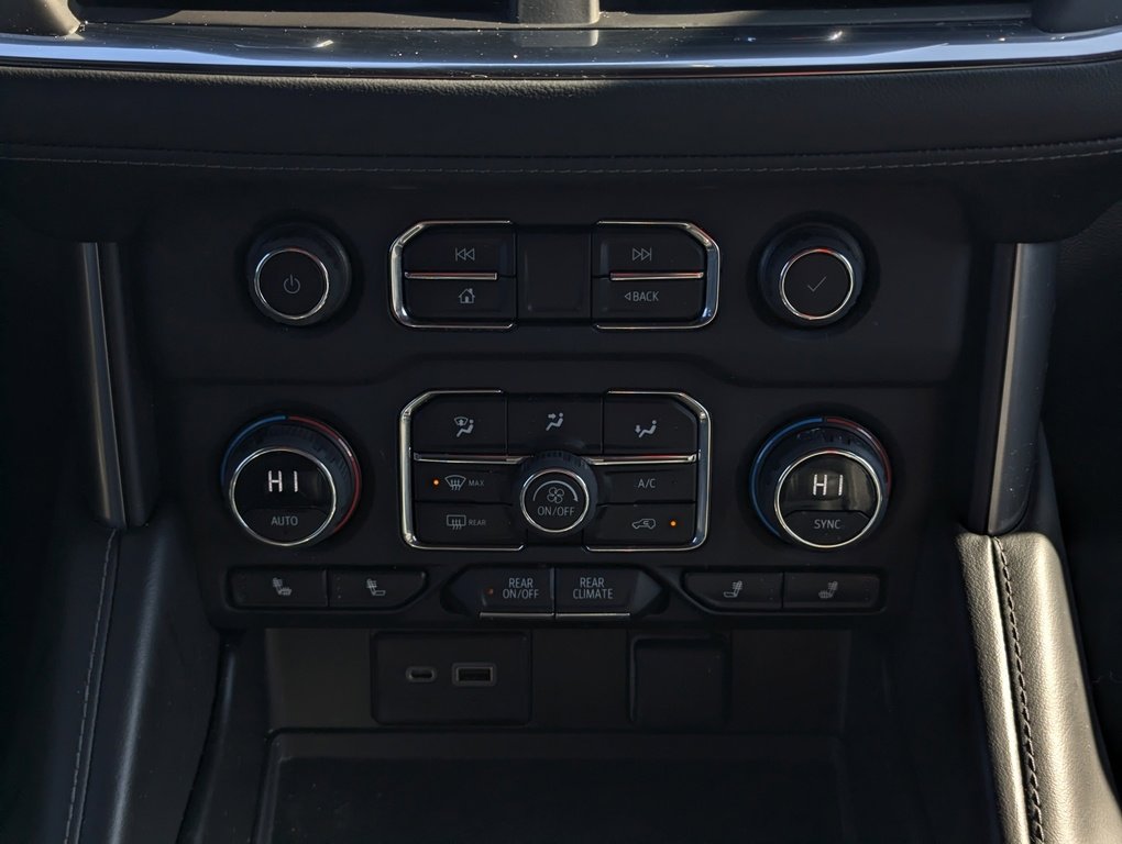 Used 2023 Chevrolet Suburban LT image 35