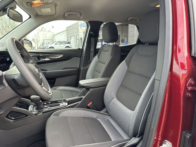 Used 2025 Chevrolet TrailBlazer LT AWD/4WD image 15