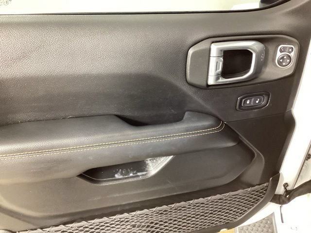 Used 2021 Jeep Wrangler Unlimited Sahara AWD/4WD image 13