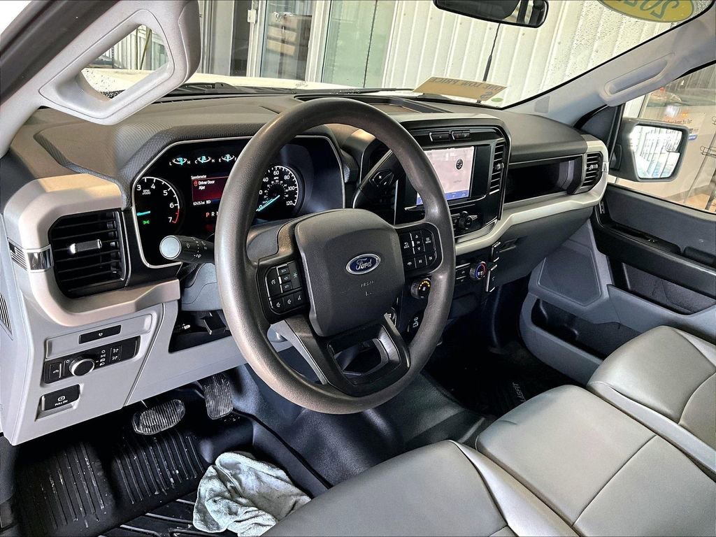 Used 2022 Ford F150 XL w/ Trailer Tow Package image 8