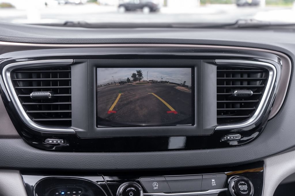 Used 2023 Chrysler Voyager LX FWD image 30