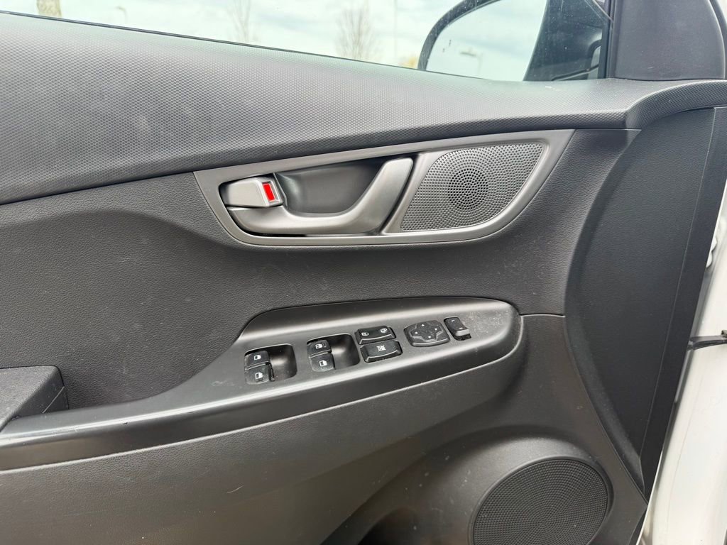 Used 2021 Hyundai Kona SEL image 7