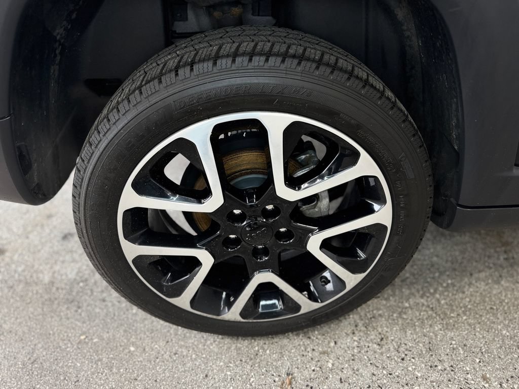 Used 2017 Jeep Compass Limited AWD/4WD image 25