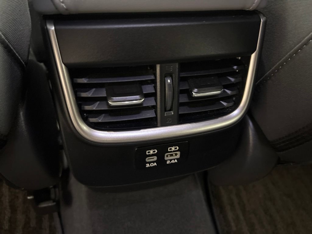 Used 2025 Subaru Outback Premium AWD/4WD image 31