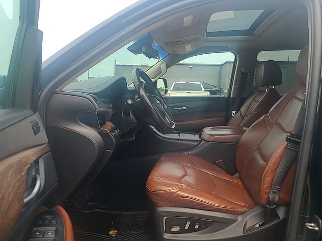 Used 2018 Cadillac Escalade Luxury AWD/4WD image 12