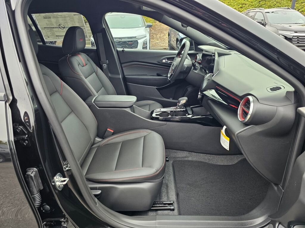 New 2026 Chevrolet Trax RS w/ Driver Confidence Package FWD image 28