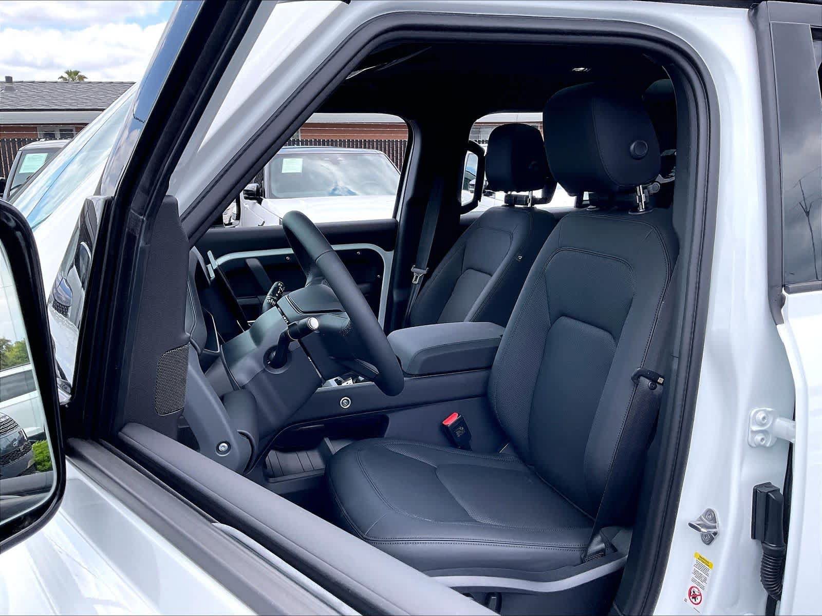New 2026 Land Rover Defender 110 X-Dynamic SE AWD/4WD image 11