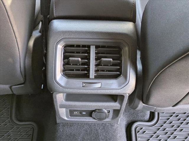 Used 2020 Volkswagen Tiguan SE R-Line image 17