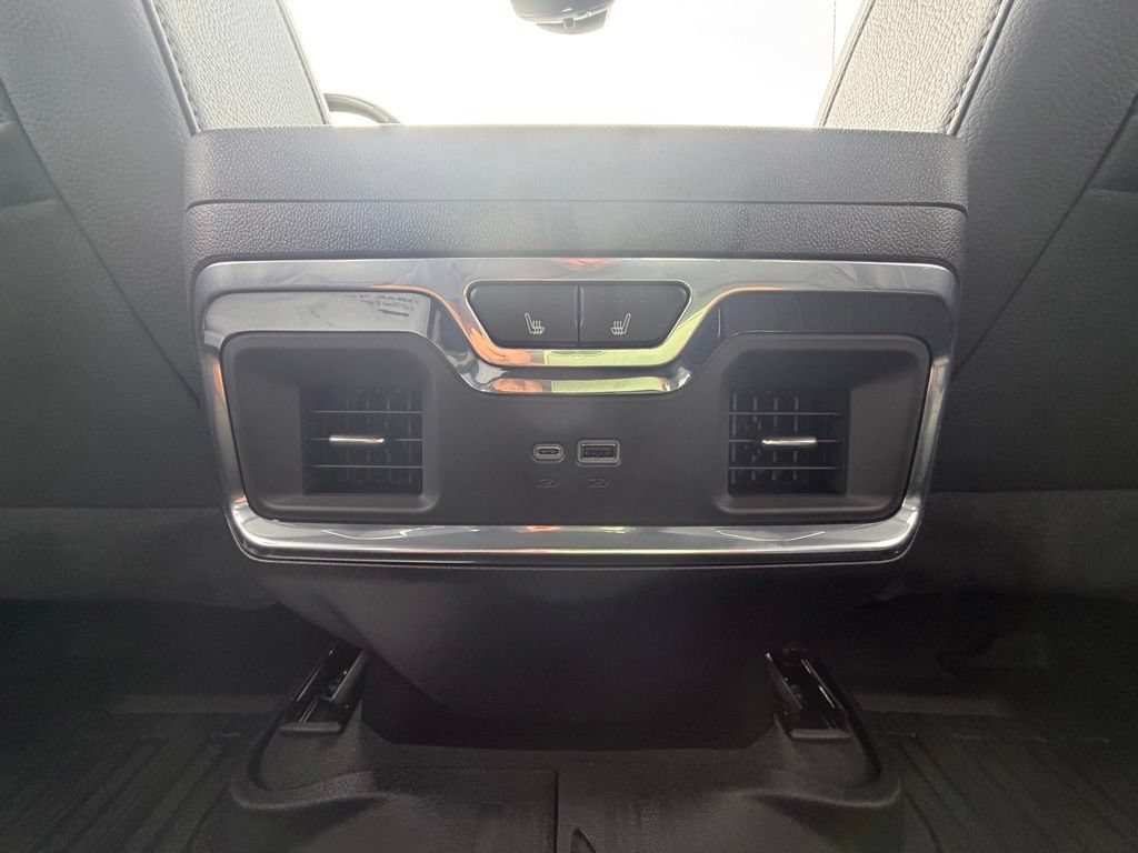 Used 2026 GMC Sierra 1500 Denali AWD/4WD image 8