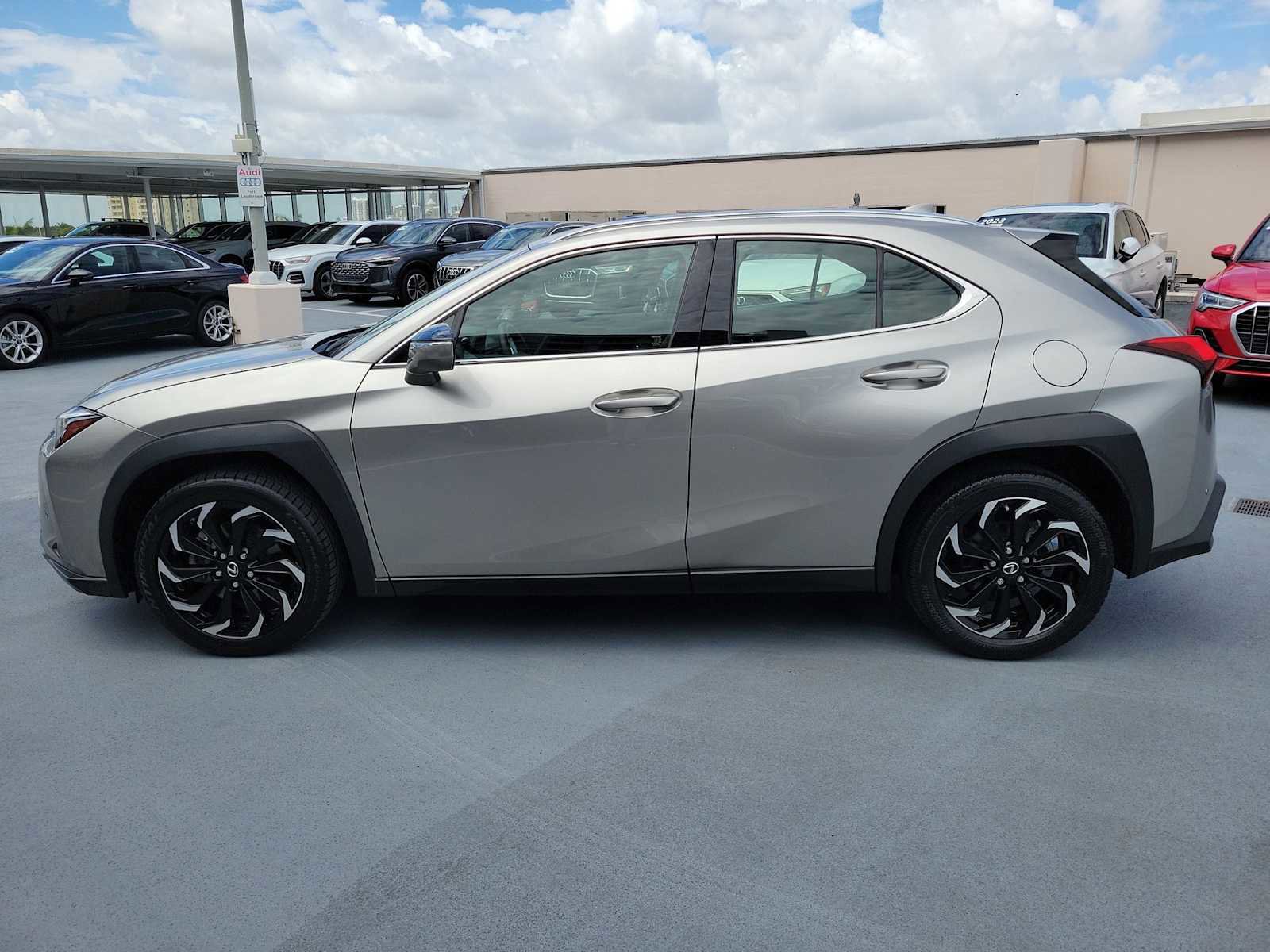 Used 2021 Lexus UX 200 w/ Accessory Package (Z1) FWD image 3