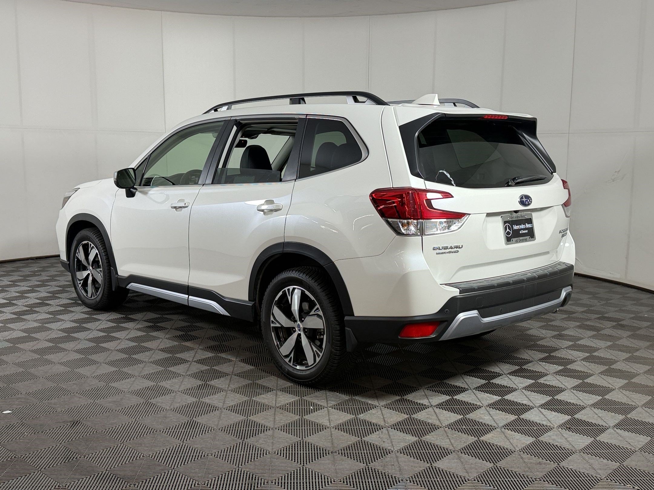 Used 2021 Subaru Forester Touring AWD/4WD image 3
