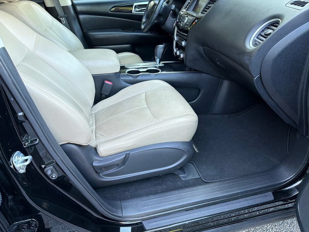 Used 2019 Nissan Pathfinder SV FWD image 13