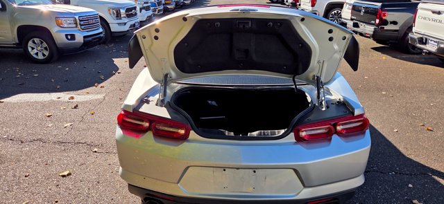 Used 2019 Chevrolet Camaro LT RWD image 9