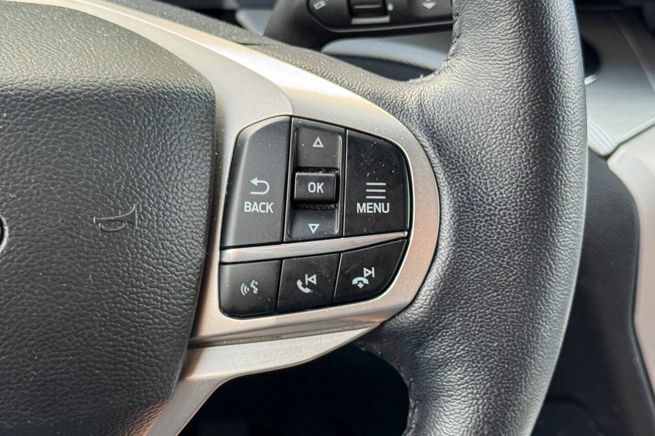 Used 2023 Ford Explorer XLT w/ Equipment Group 202A AWD/4WD image 28