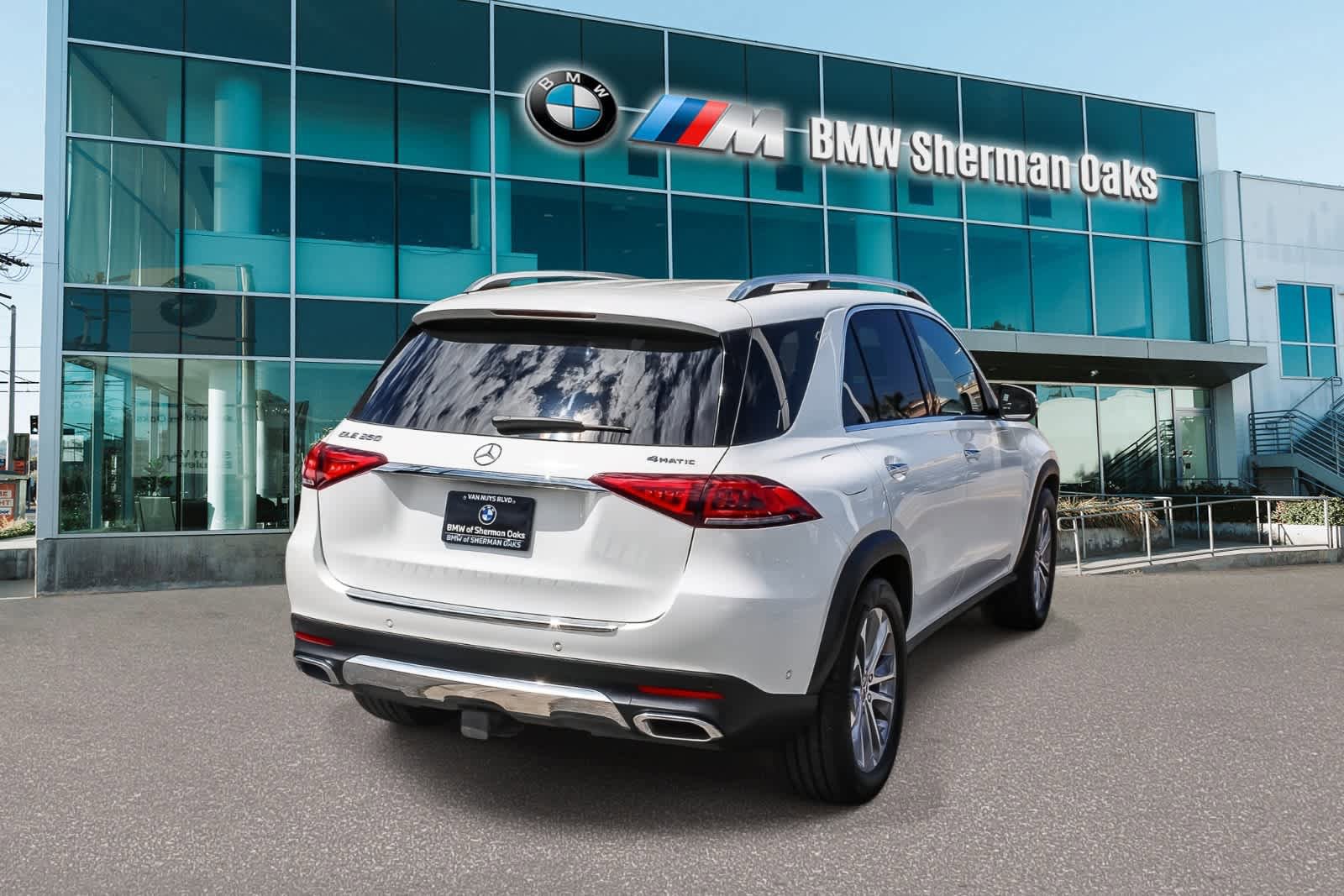 Used 2022 Mercedes-Benz GLE 350 4MATIC image 4
