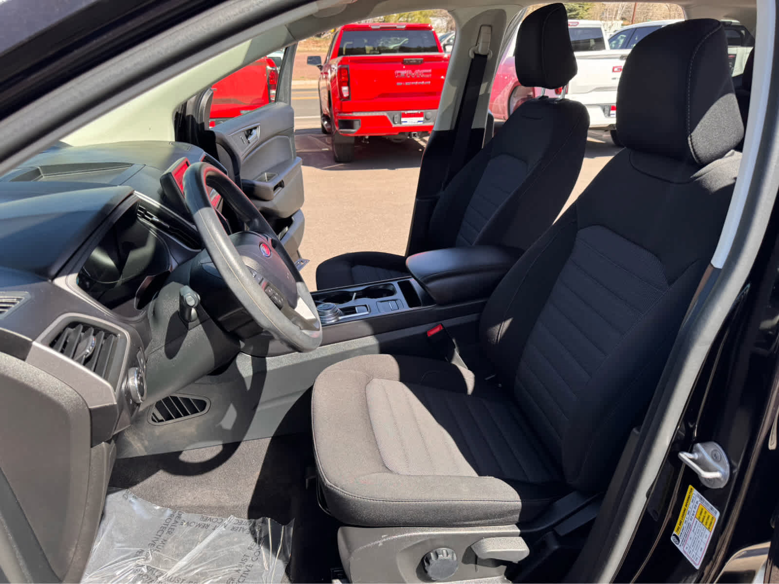 Used 2024 Ford Edge SE image 9