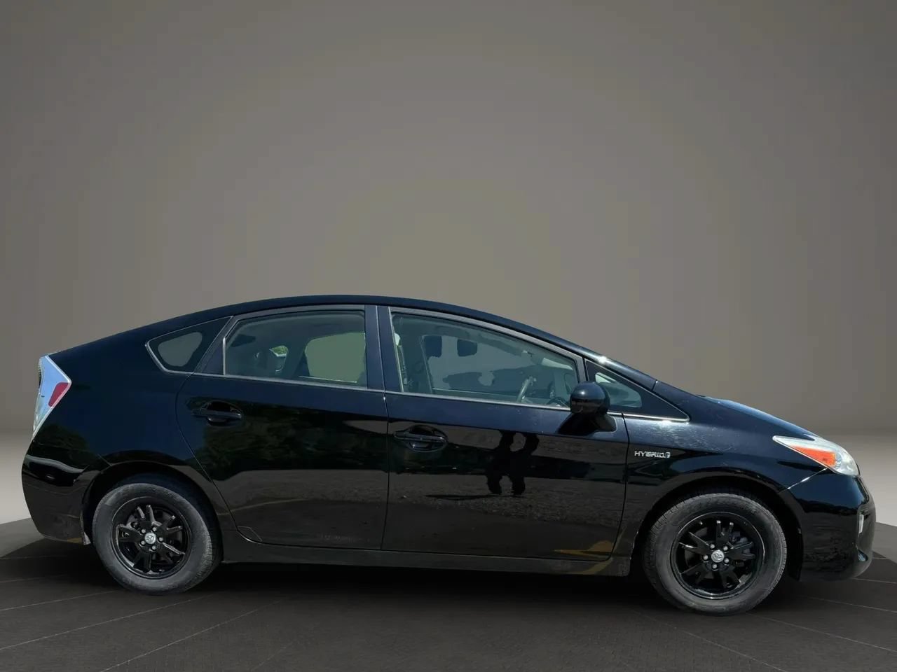 Used 2015 Toyota Prius Two FWD image 5