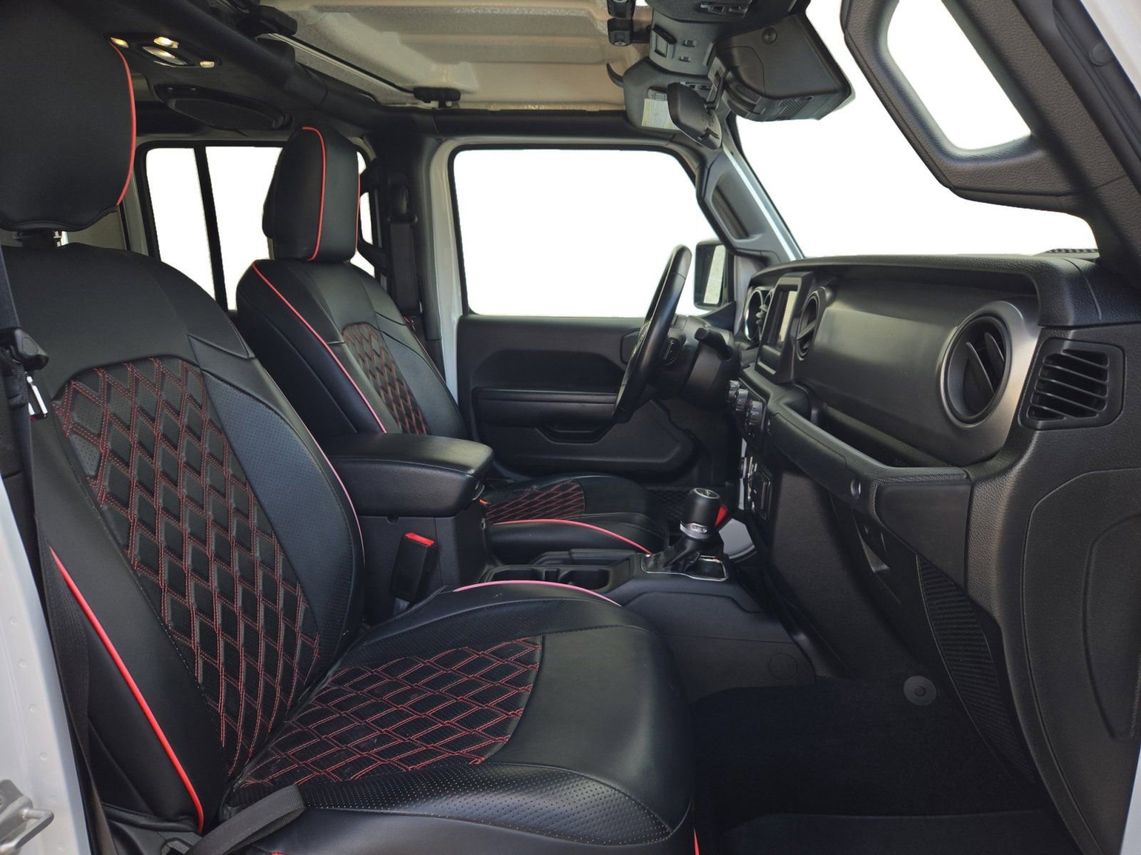 Used 2021 Jeep Gladiator Sport image 15