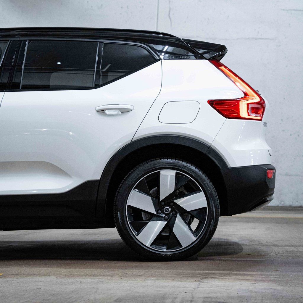 Certified 2023 Volvo XC40 Recharge Ultimate image 4