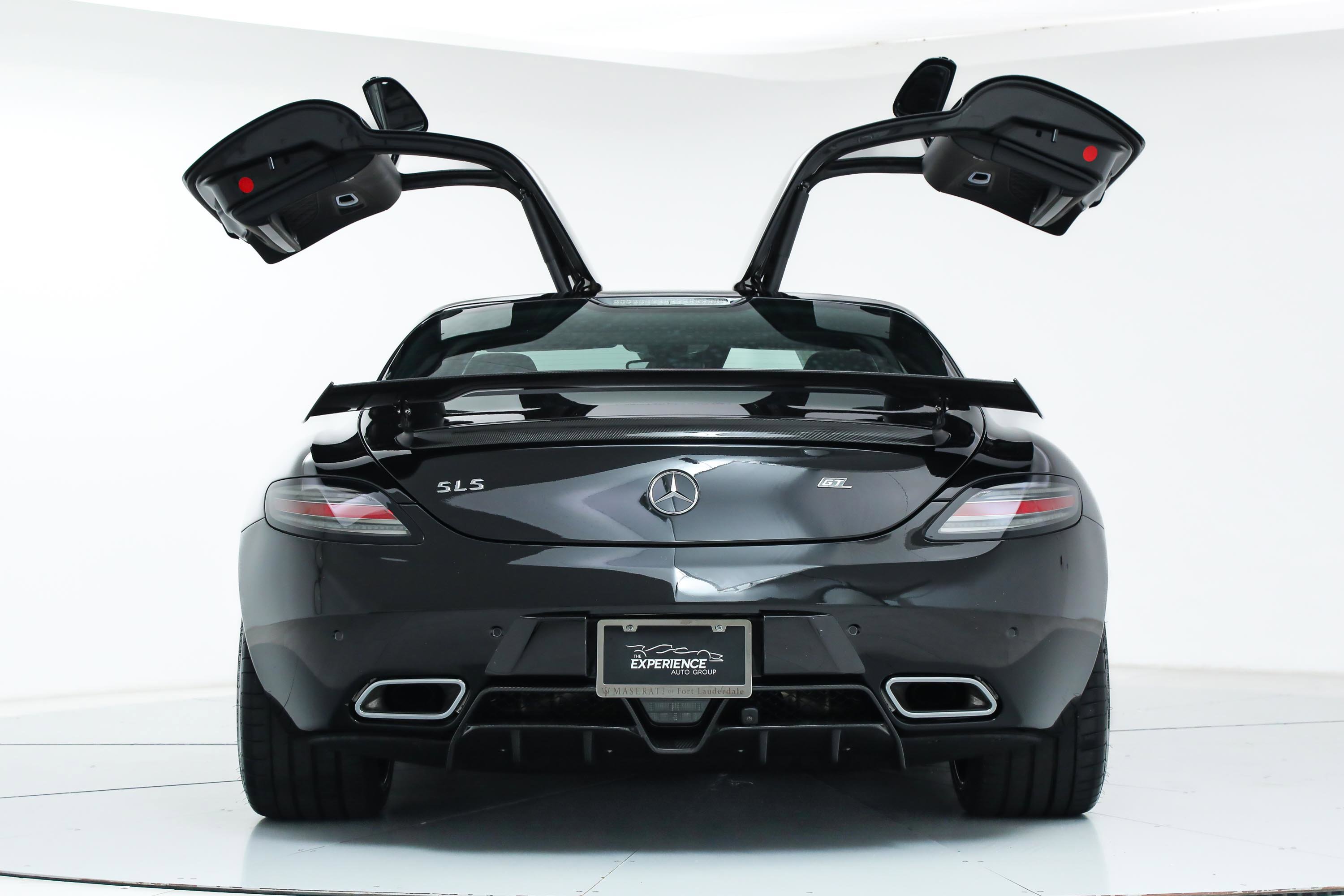 Used 2015 Mercedes-Benz SLS AMG GT Final Edition image 17