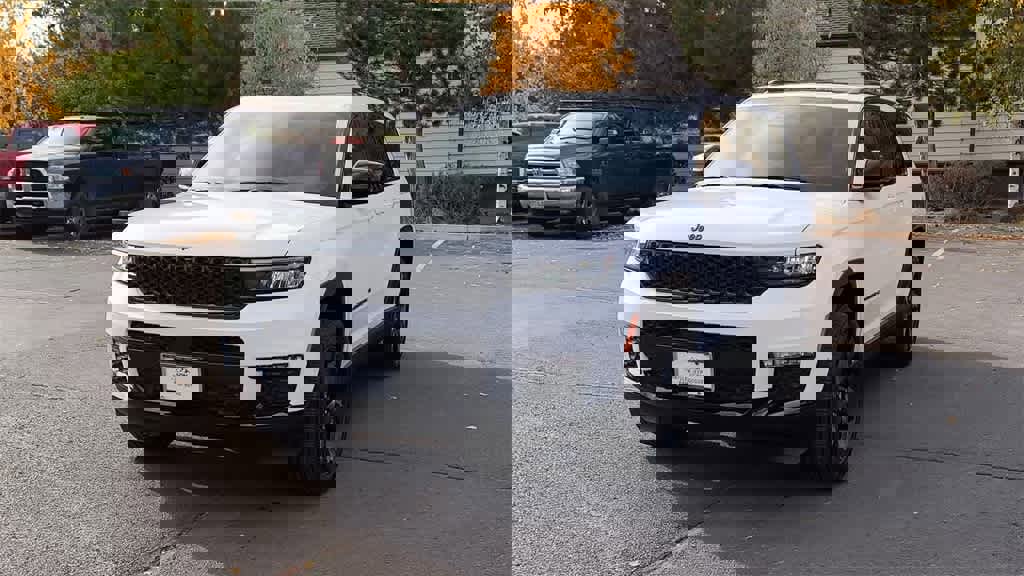 New 2025 Jeep Grand Cherokee L Limited w/ Luxury Tech Group II image 4