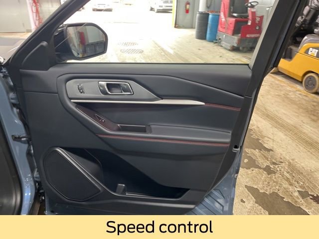 New 2026 Ford Explorer ST-Line w/ ST-Line Street Pack image 19