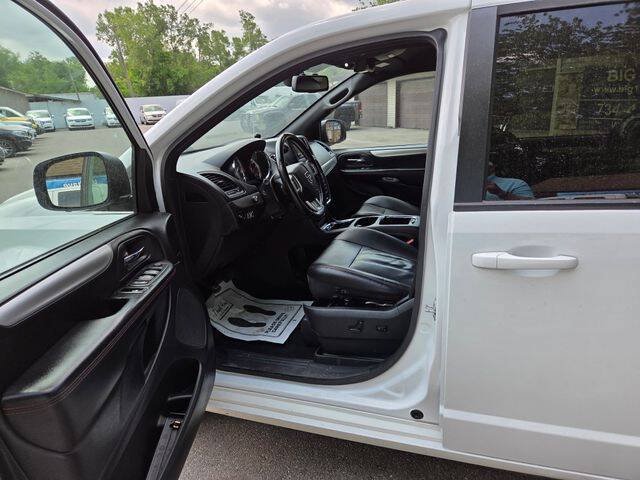 Used 2020 Dodge Grand Caravan GT FWD image 11