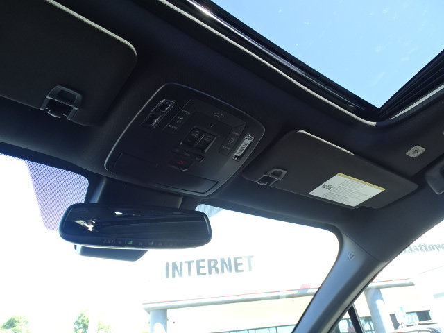 New 2026 Toyota Sienna Platinum AWD/4WD image 26