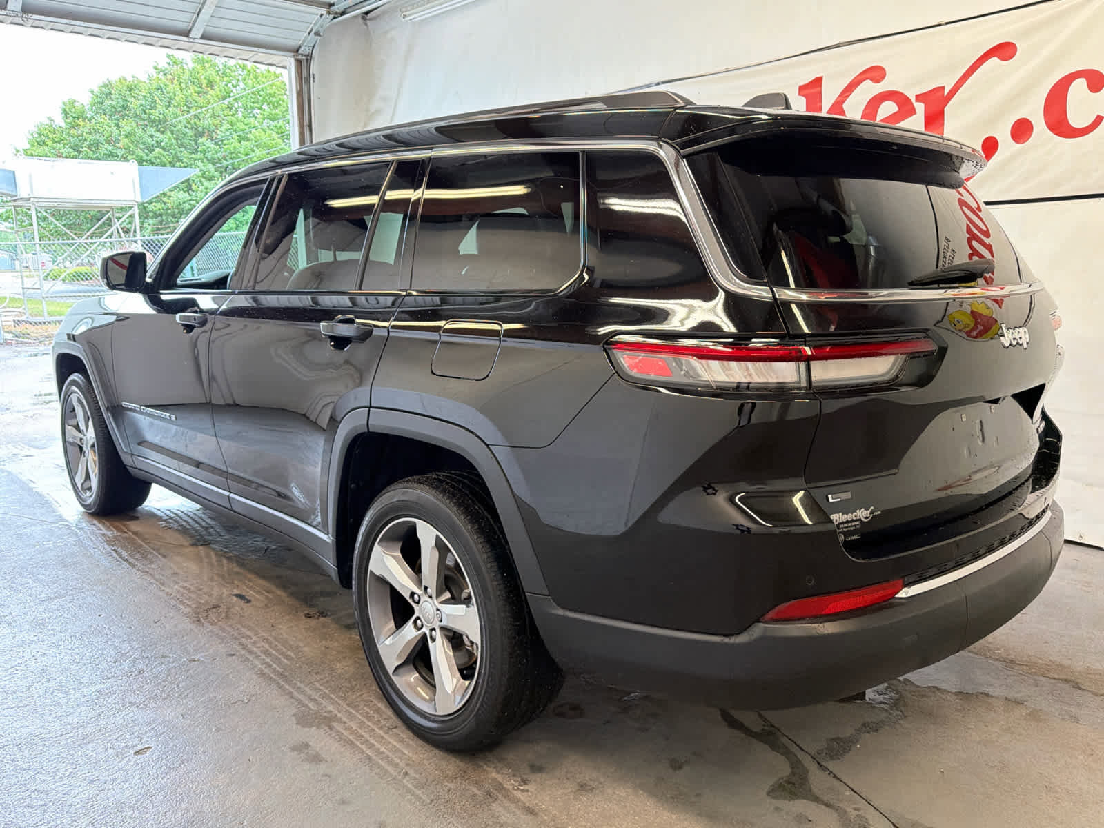 Used 2022 Jeep Grand Cherokee L Limited RWD image 10