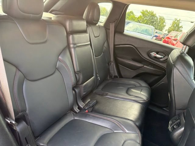 Used 2014 Jeep Cherokee Trailhawk w/ Comfort/Convenience Group AWD/4WD image 25