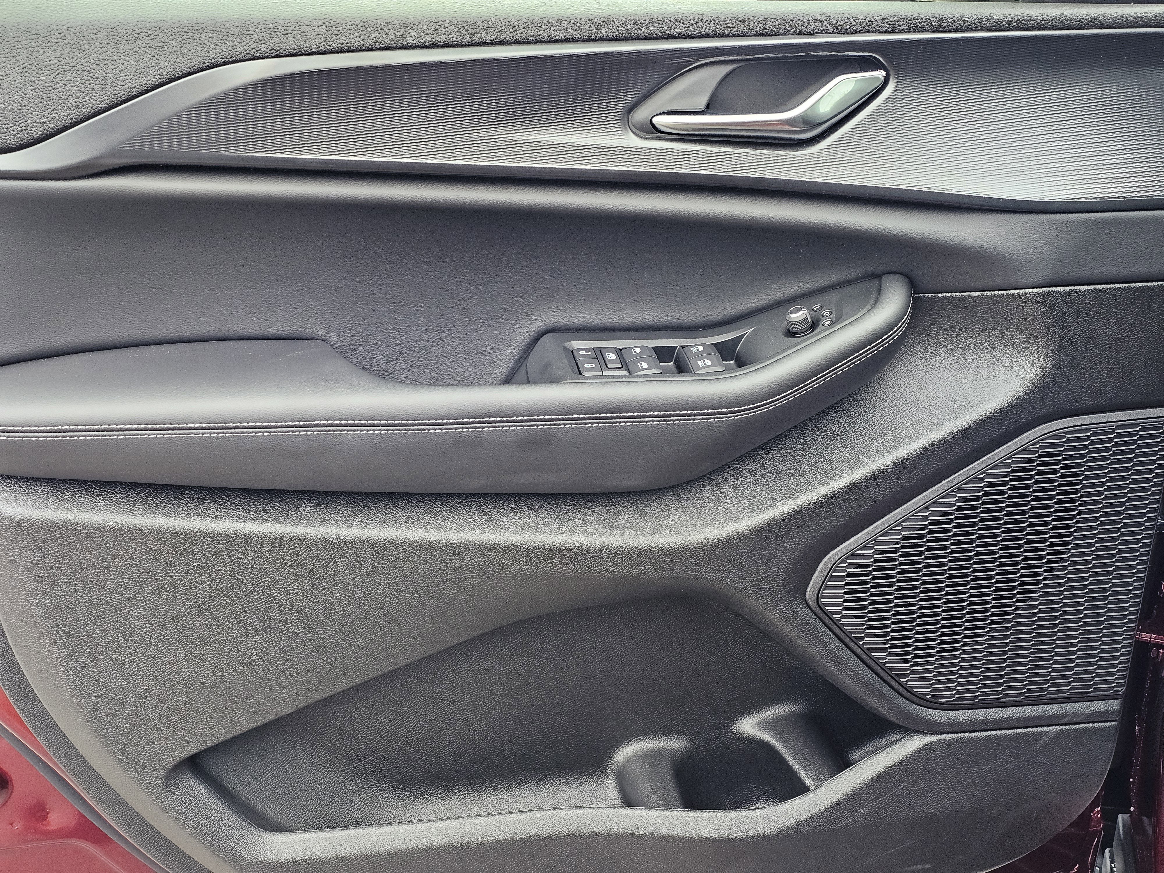 New 2025 Jeep Grand Cherokee Altitude image 13