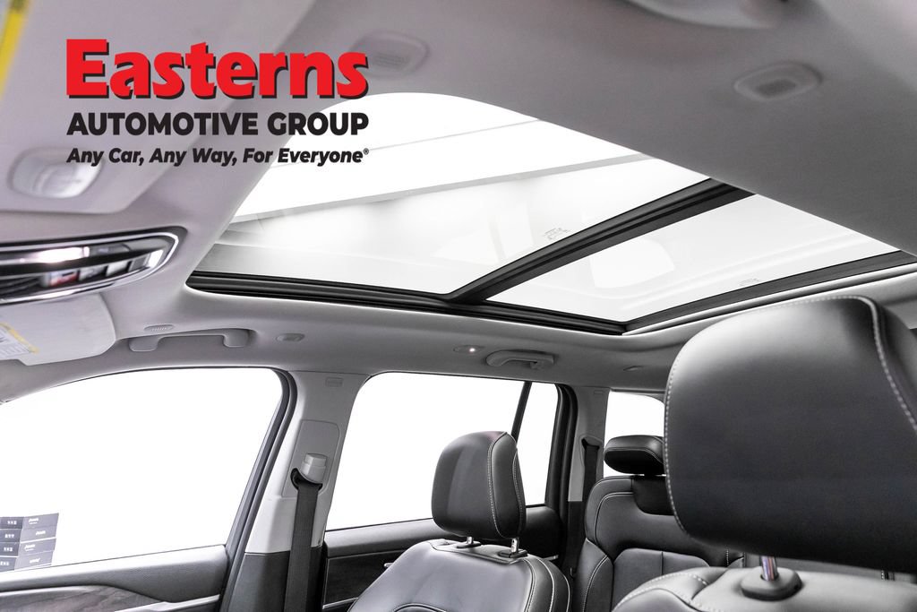 Used 2023 Jeep Grand Cherokee 4WD 4xe image 37